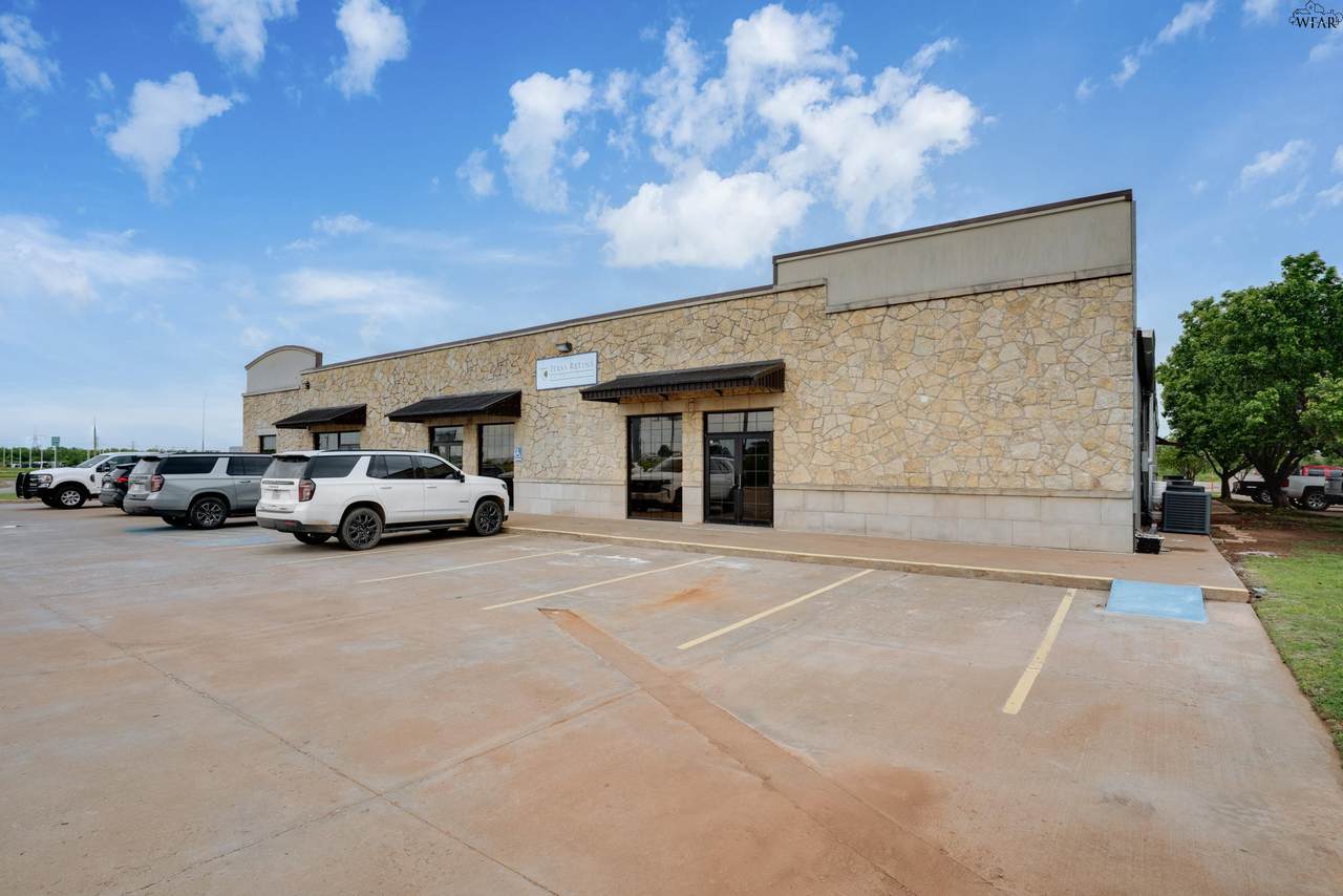 5800 Kell Boulevard - Photo 1