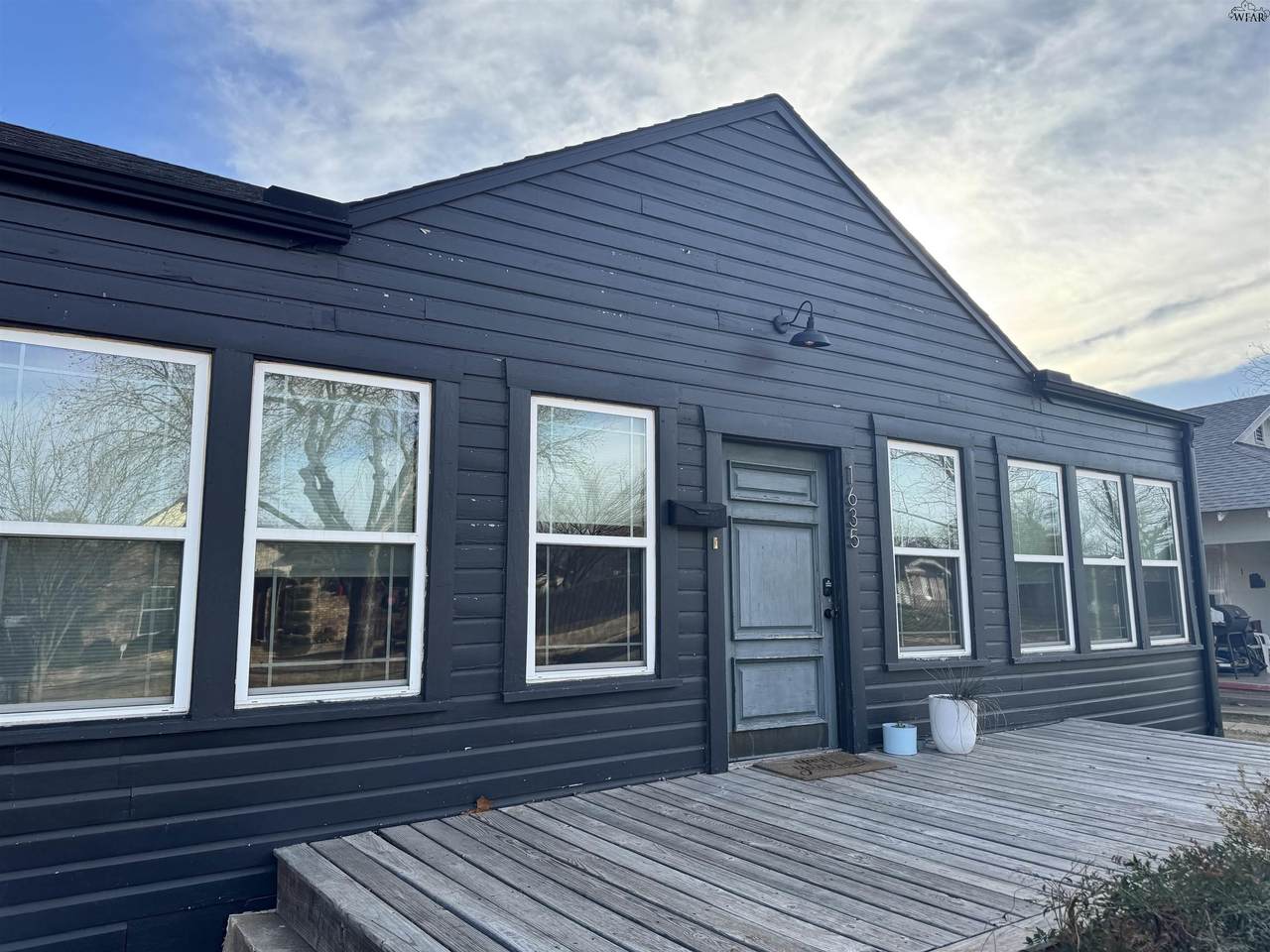 1635 Pearl Avenue - Photo 1