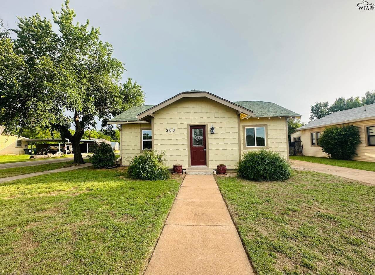 300 Ida Avenue - Photo 1