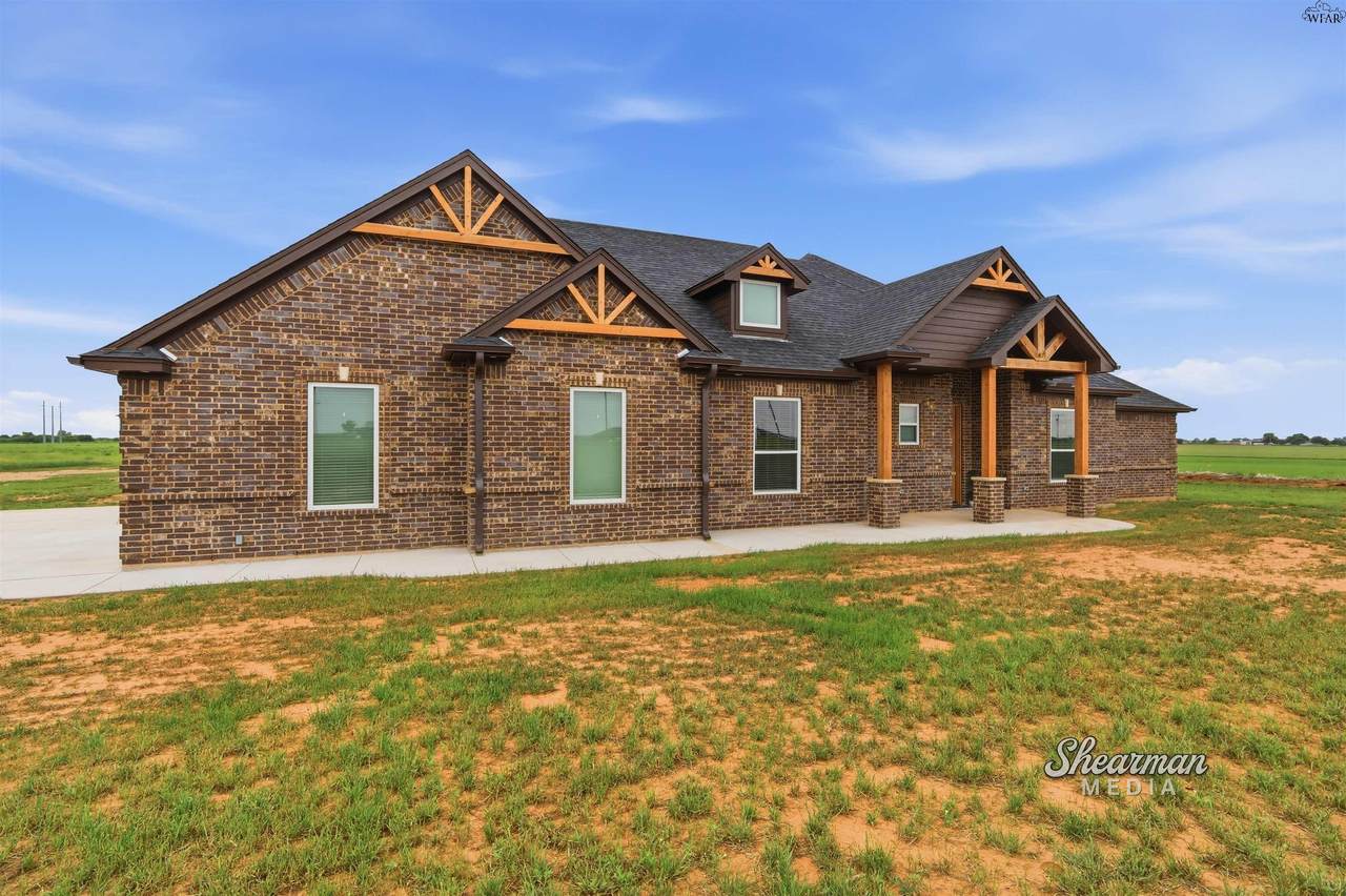 1590 Cashion Road - Photo 1