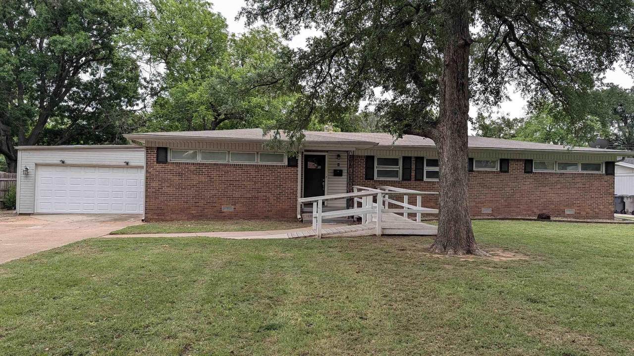 4213 Meadowbrook Drive - Photo 1
