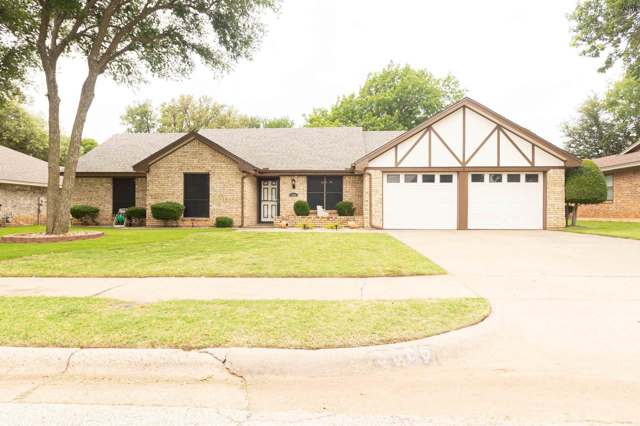 3006 Cromwell Avenue - Photo 1