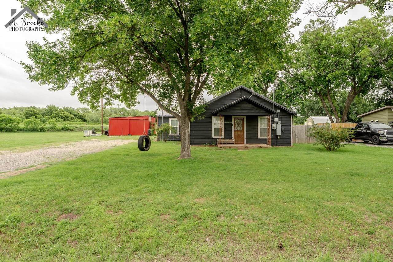 1039 Wellington Lane - Photo 1