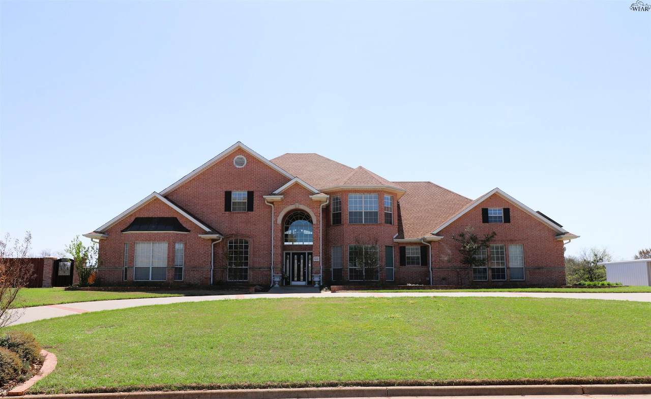 505 Country Club - Photo 1