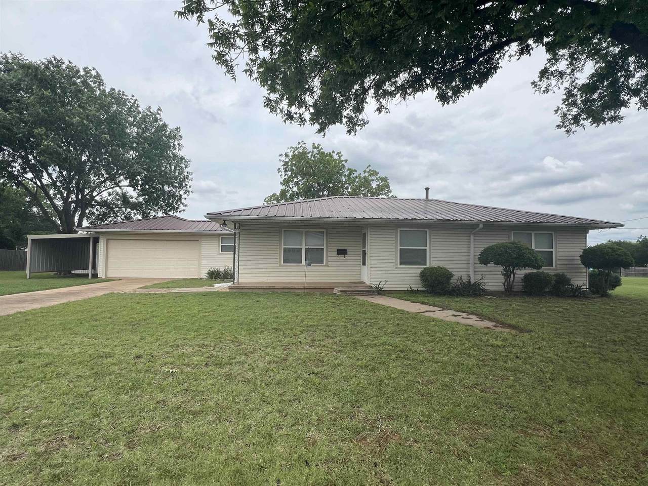 502 Wichita Street - Photo 1