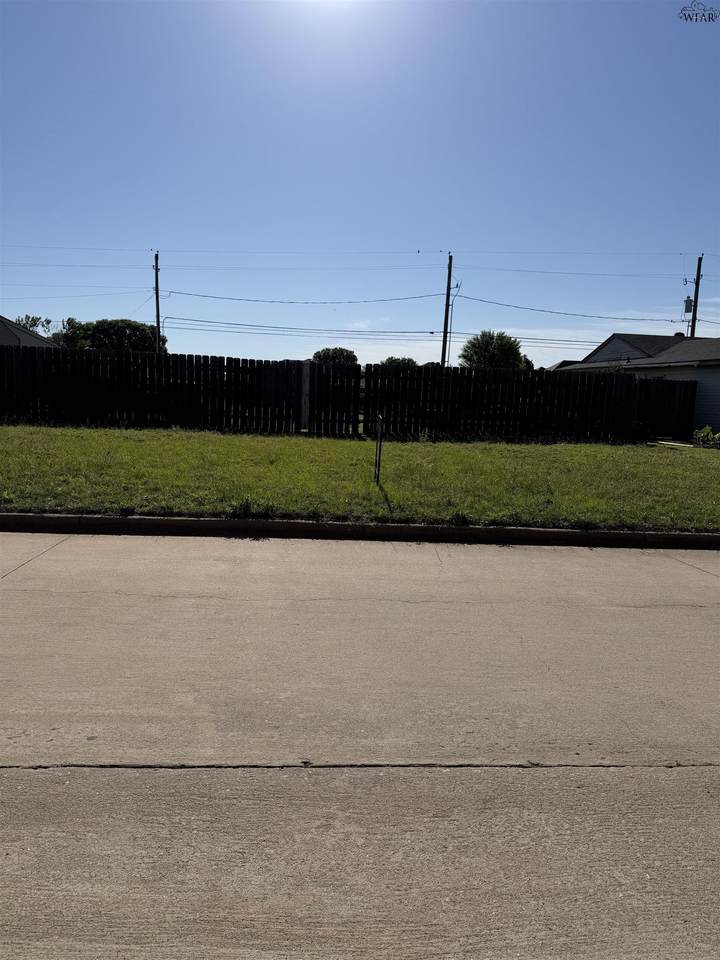 2 Johnathan Place - Photo 1