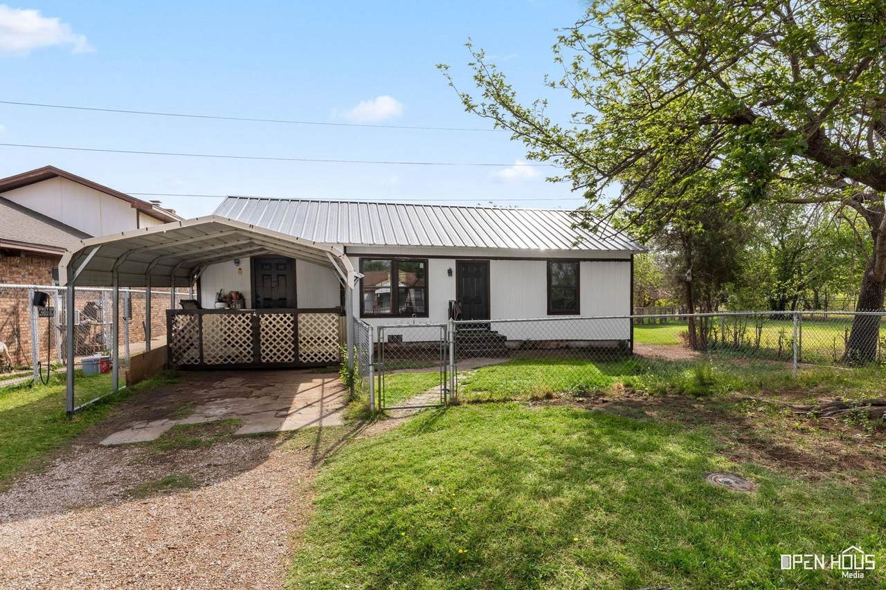 2809 Colquit Road - Photo 1
