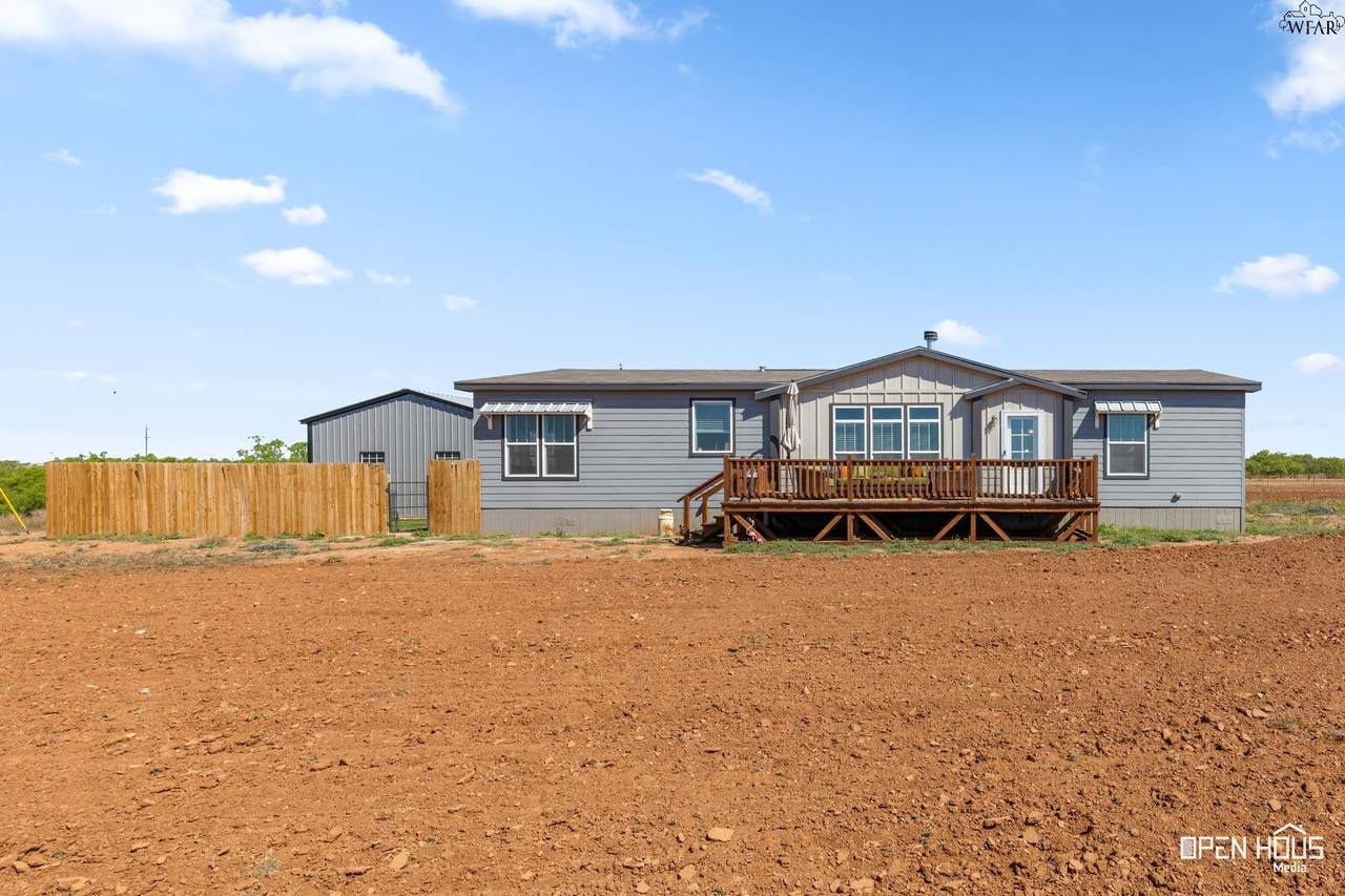 852 Mcnabb Rd - Photo 1