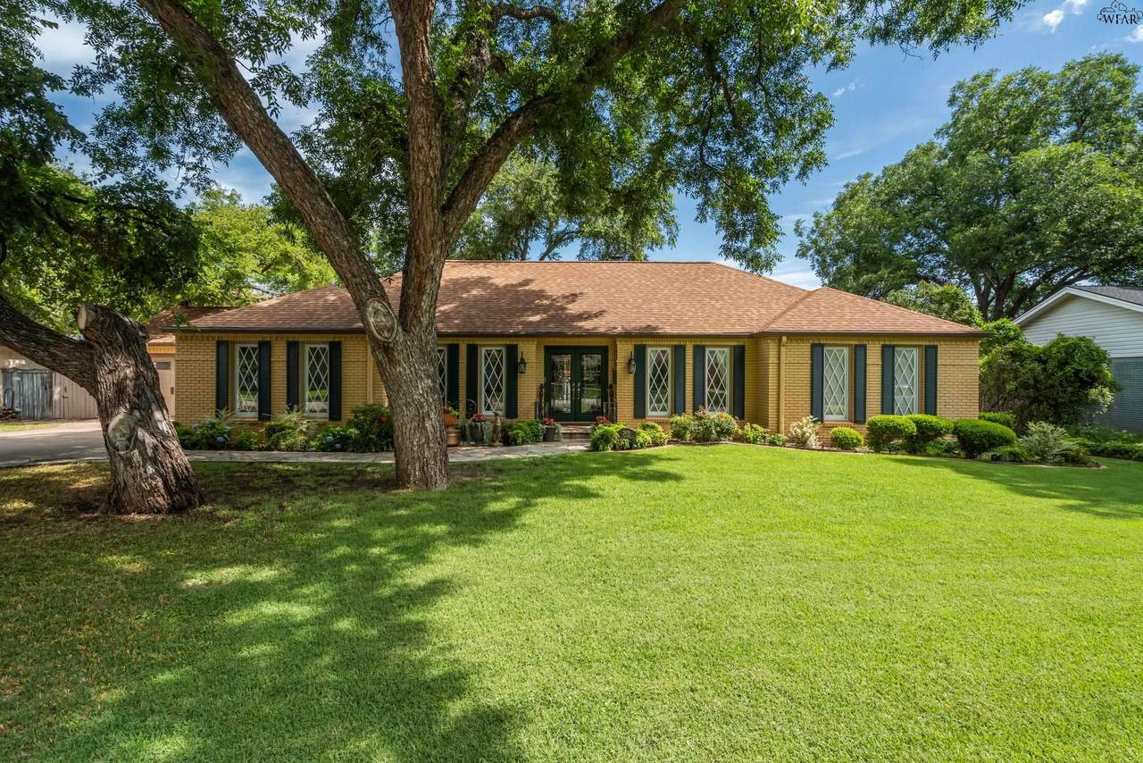 2406 Lou Lane - Photo 1