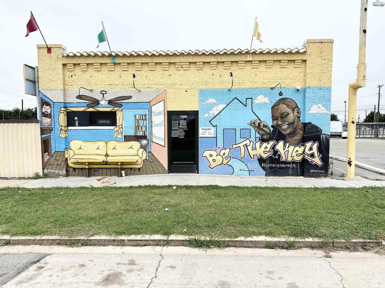 1205 Lamar Street - Photo 1