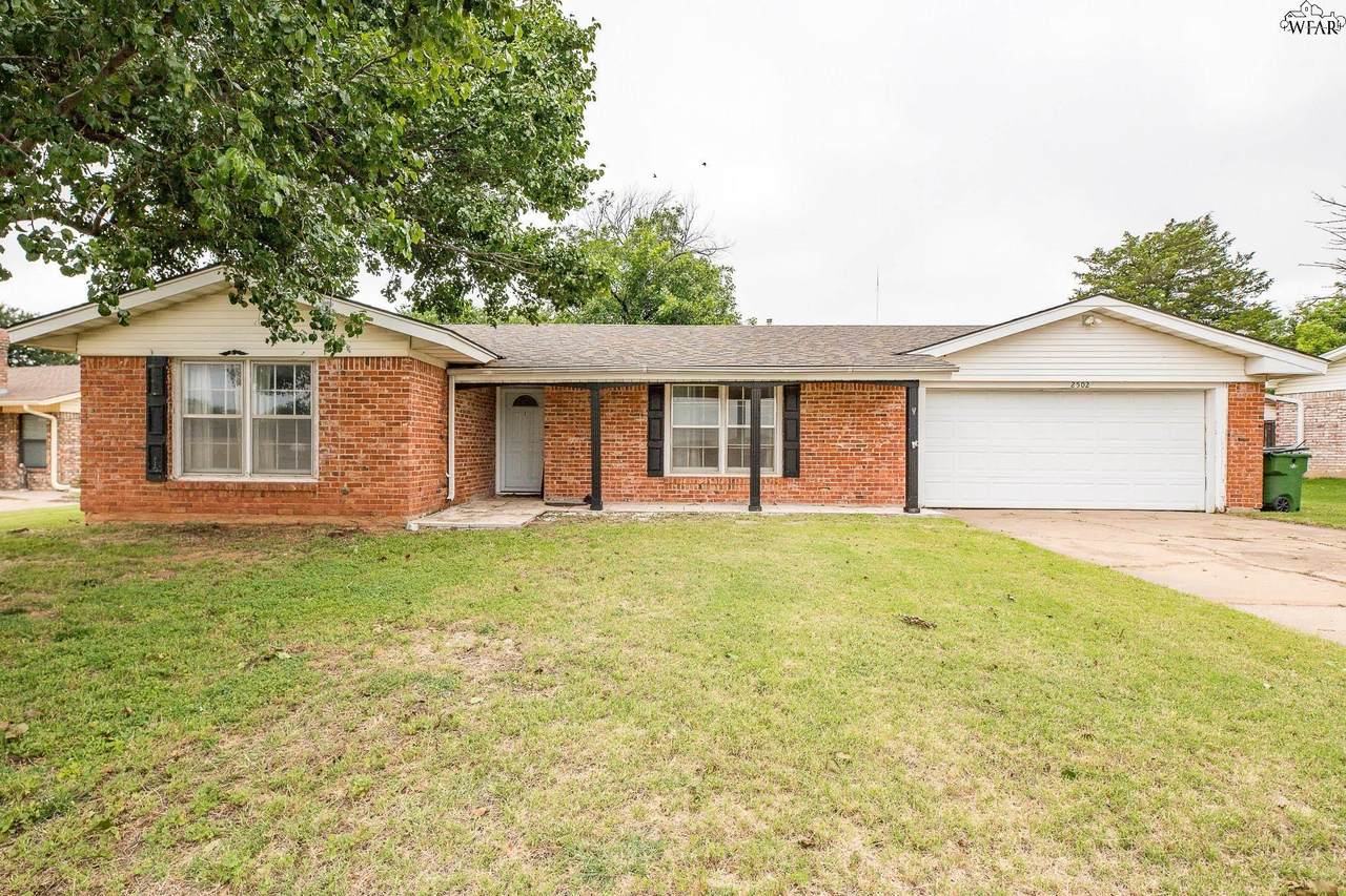 2502 Lansing Boulevard - Photo 1