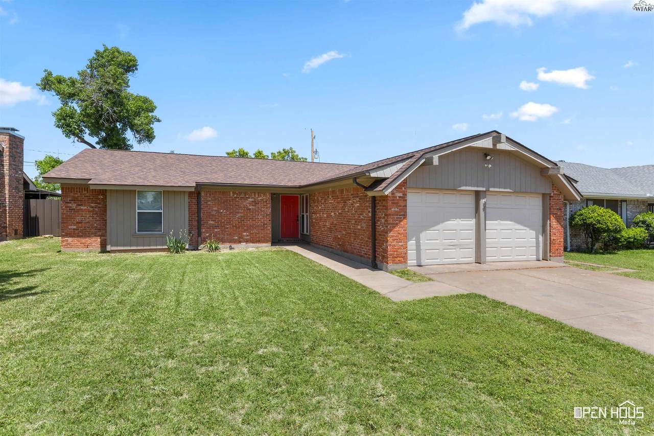 4916 Big Bend Drive - Photo 1