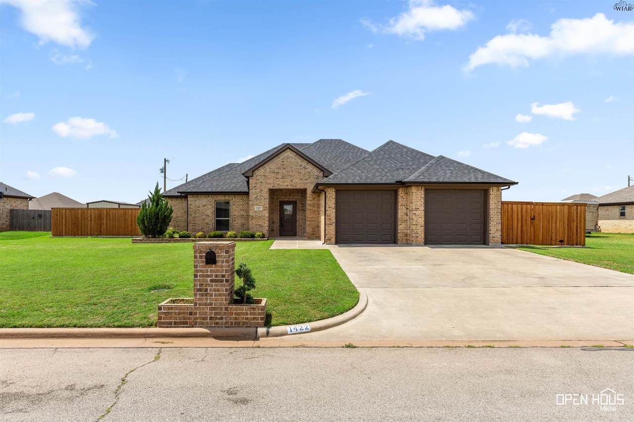 1422 Danberry Street - Photo 1