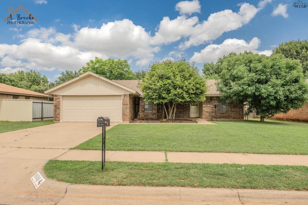 1609 Grandview West - Photo 1