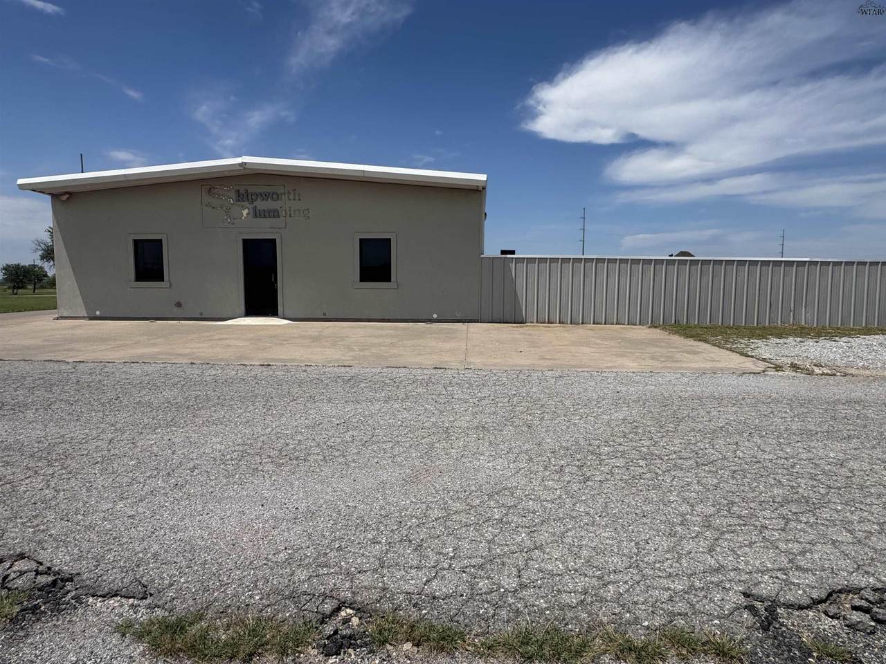4936 Hwy 79 - Photo 1
