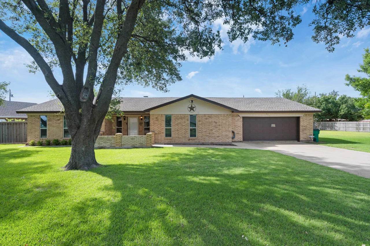303 Chris Drive - Photo 1