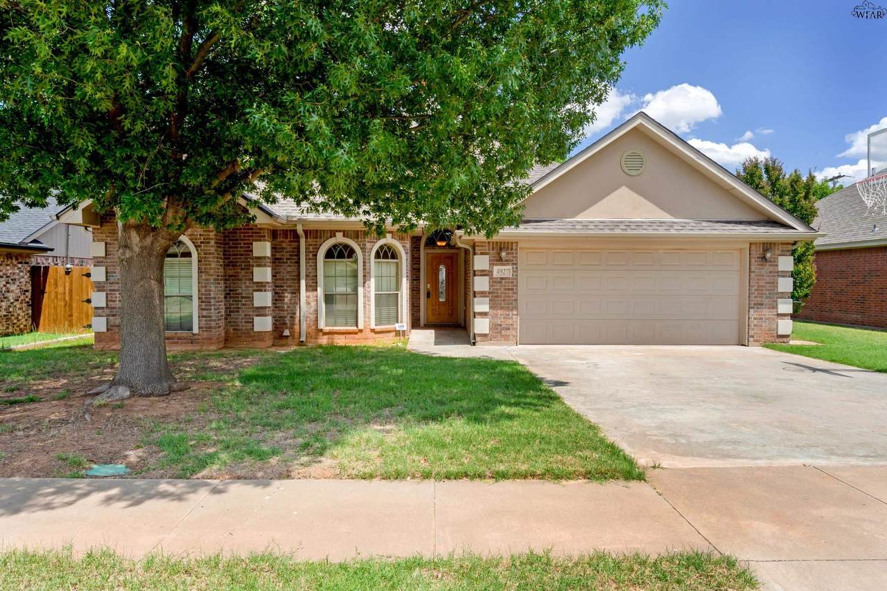 4927 Cypress Avenue - Photo 1