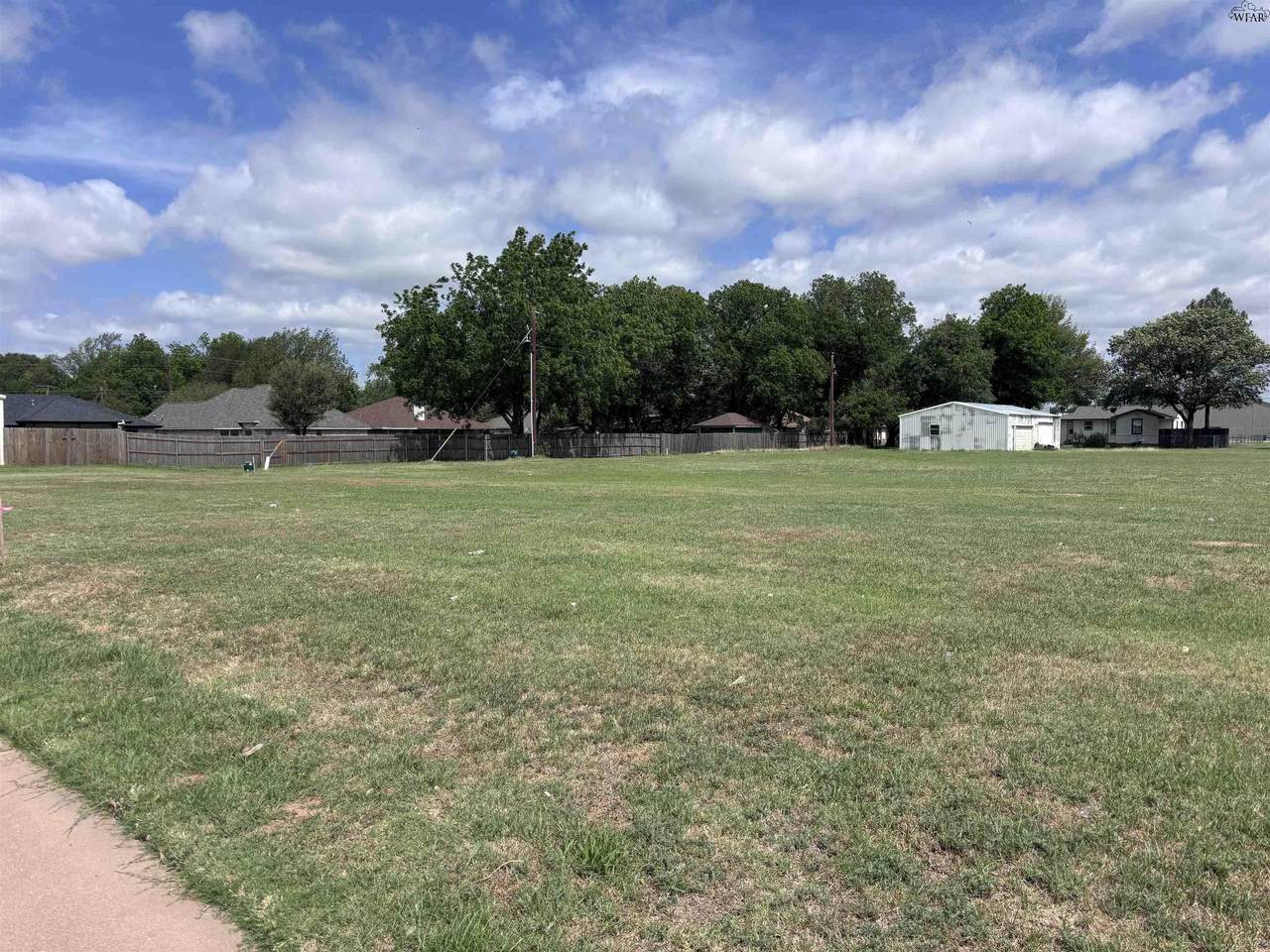 907 Dana Street - Photo 1