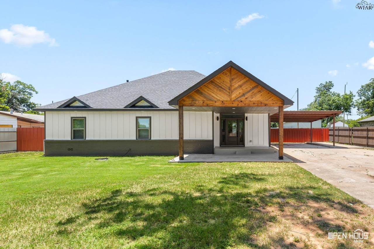 1802 Cedar Avenue - Photo 1