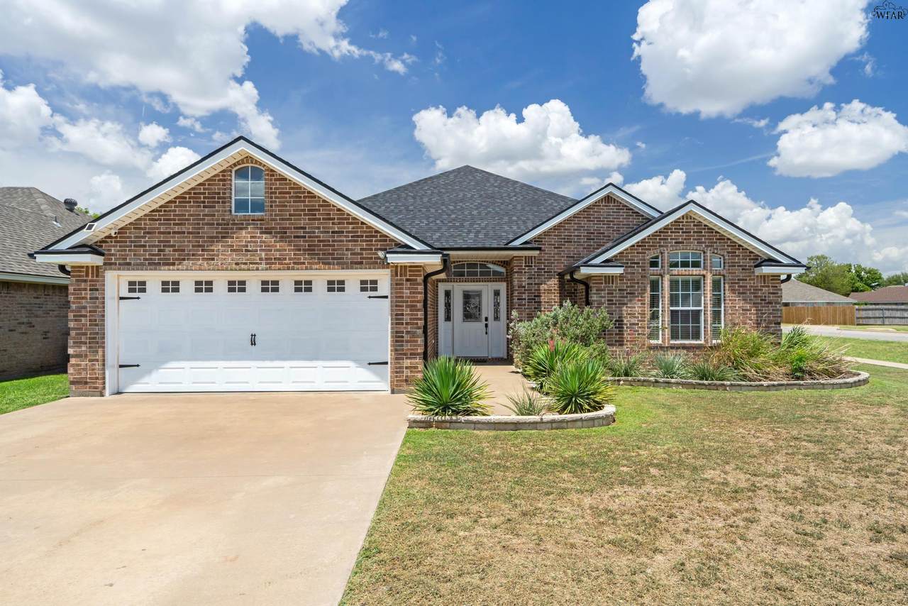 1065 Colonnade Drive - Photo 1