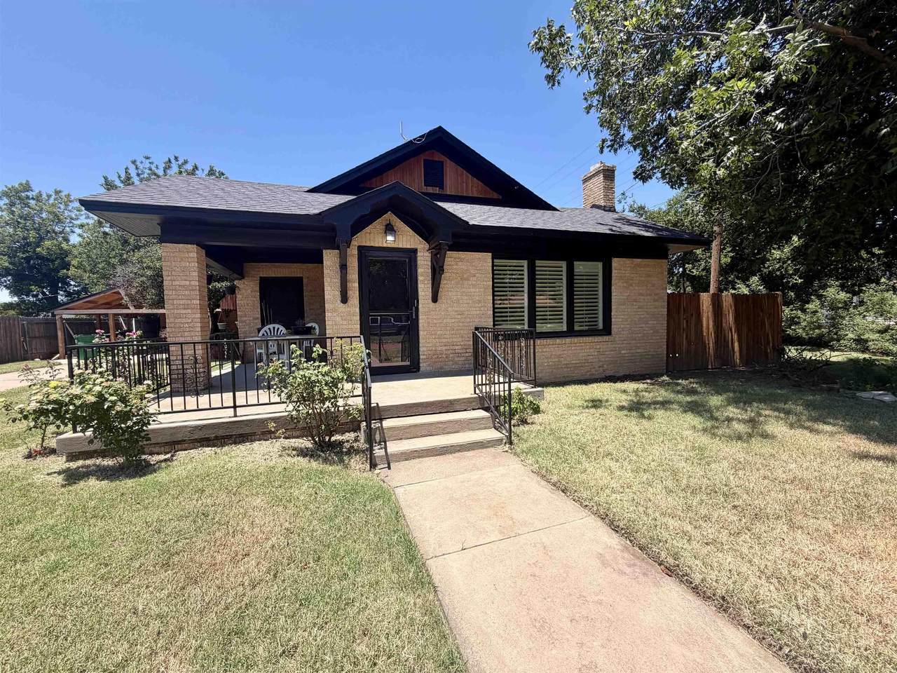 908 Cain Street - Photo 1