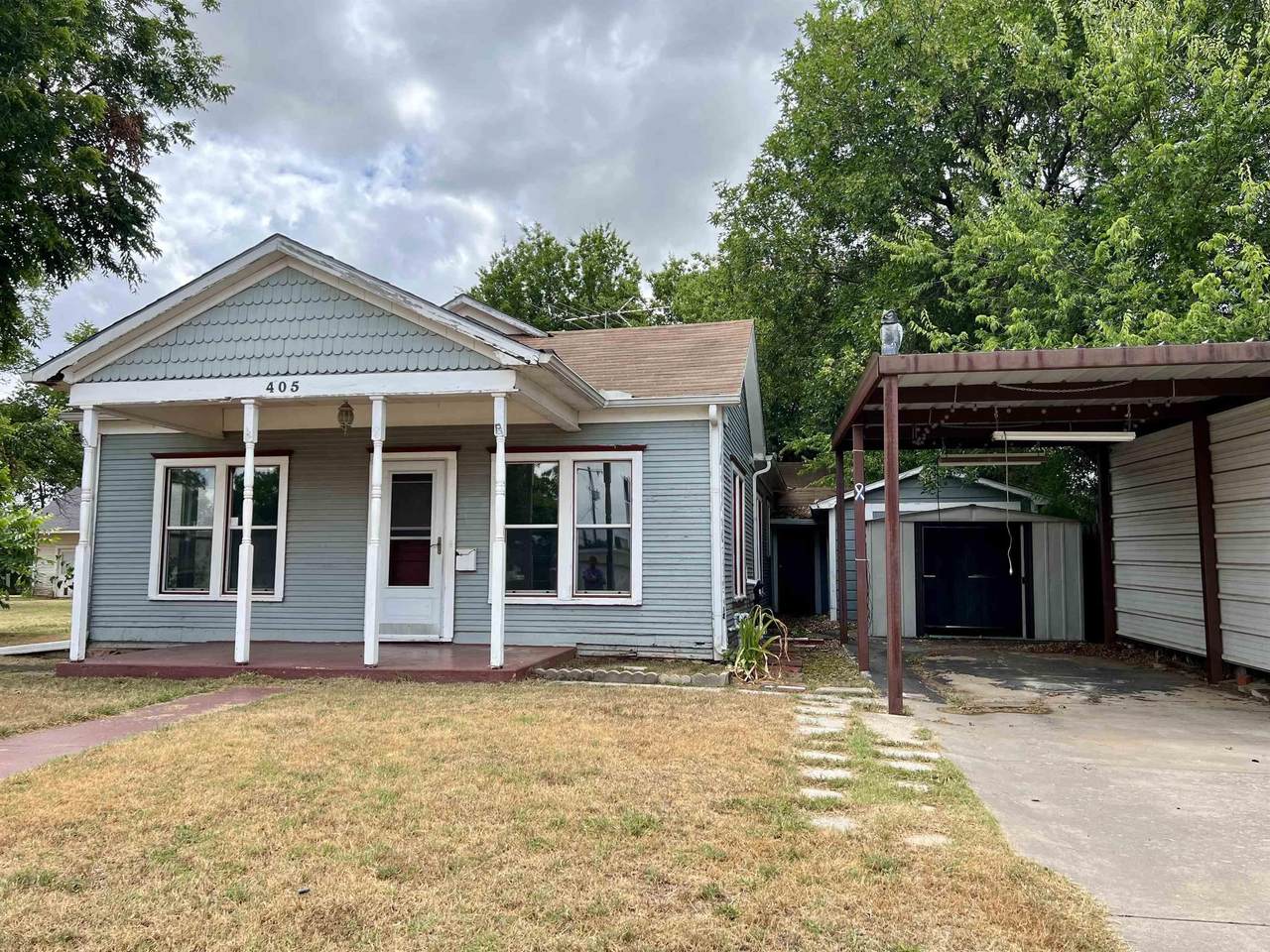 405 South Drive - Photo 1