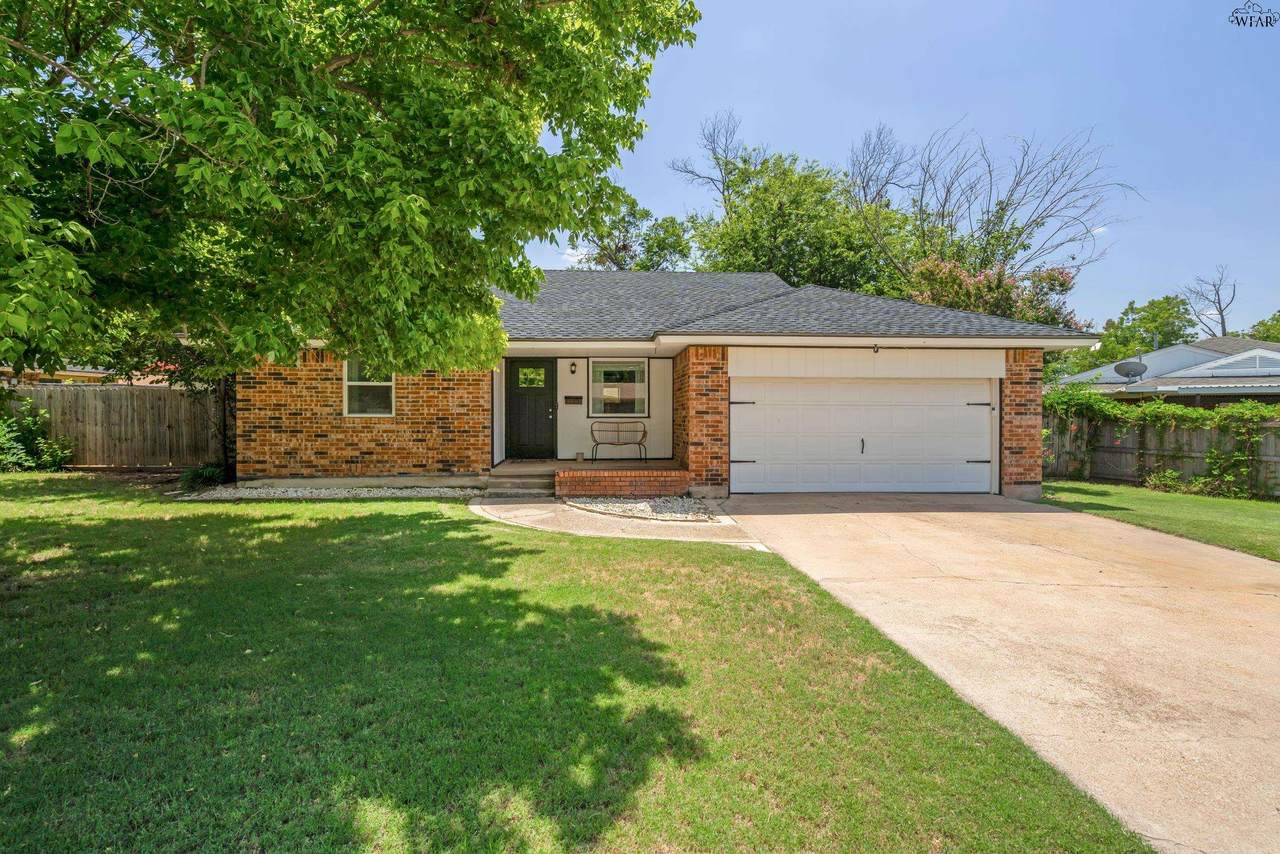 4505 Woodlawn Drive - Photo 1