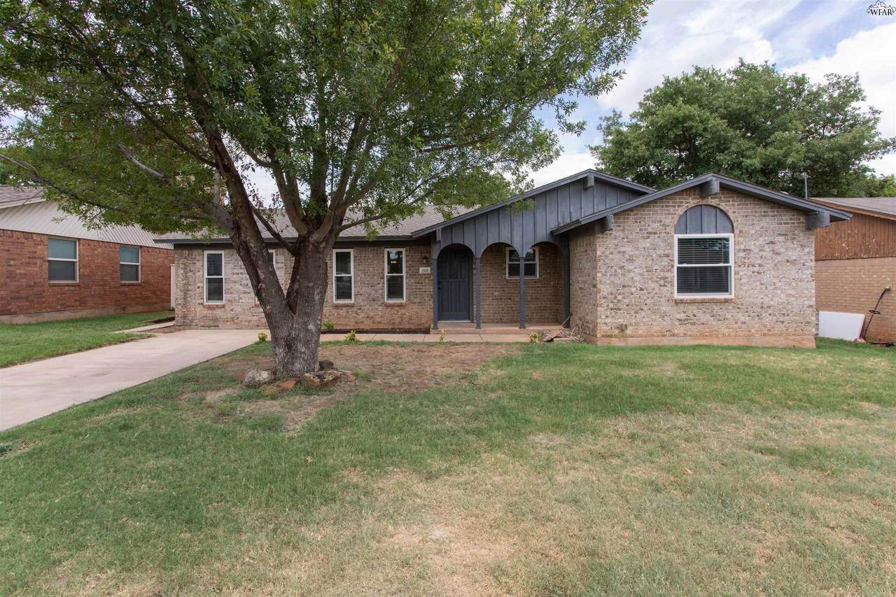 1320 Edgehill Trail - Photo 1
