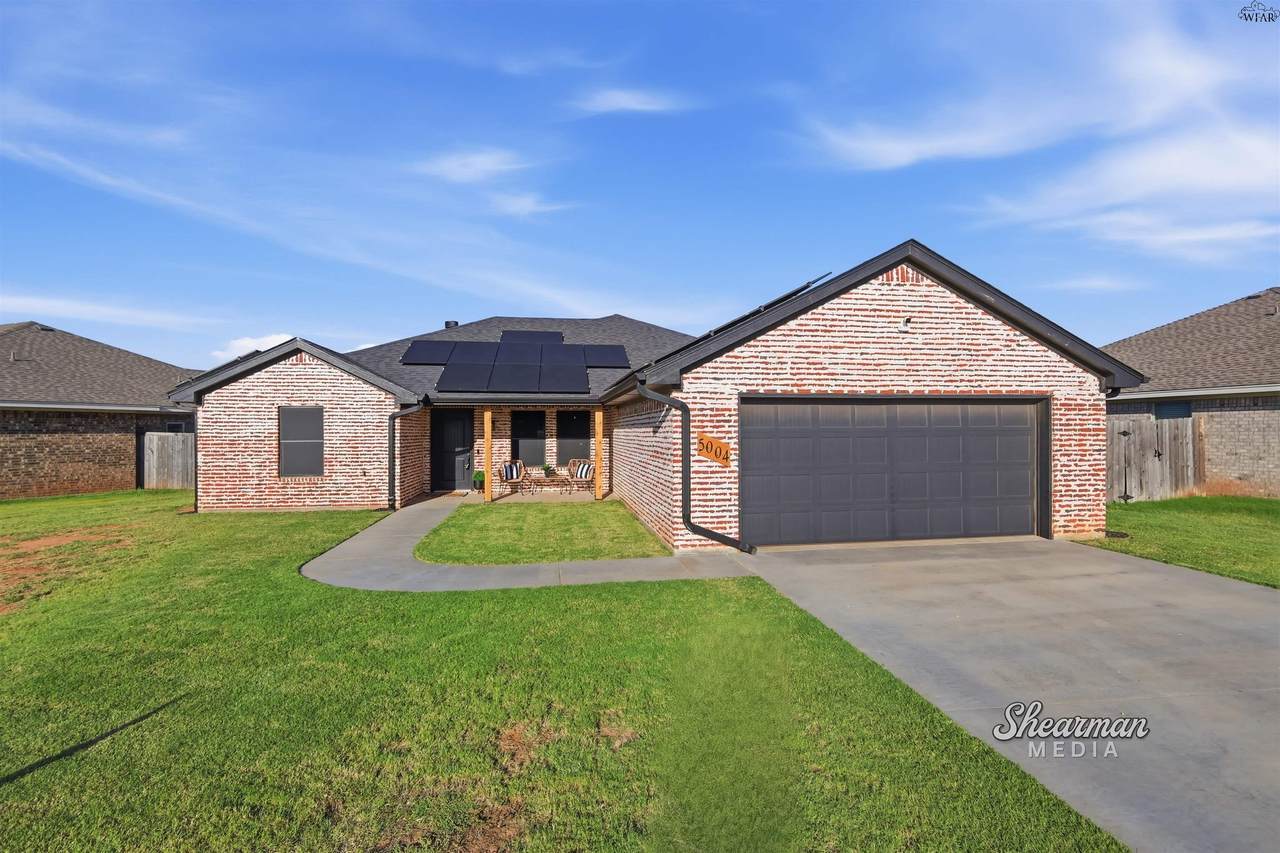 5004 High Cliff Drive - Photo 1