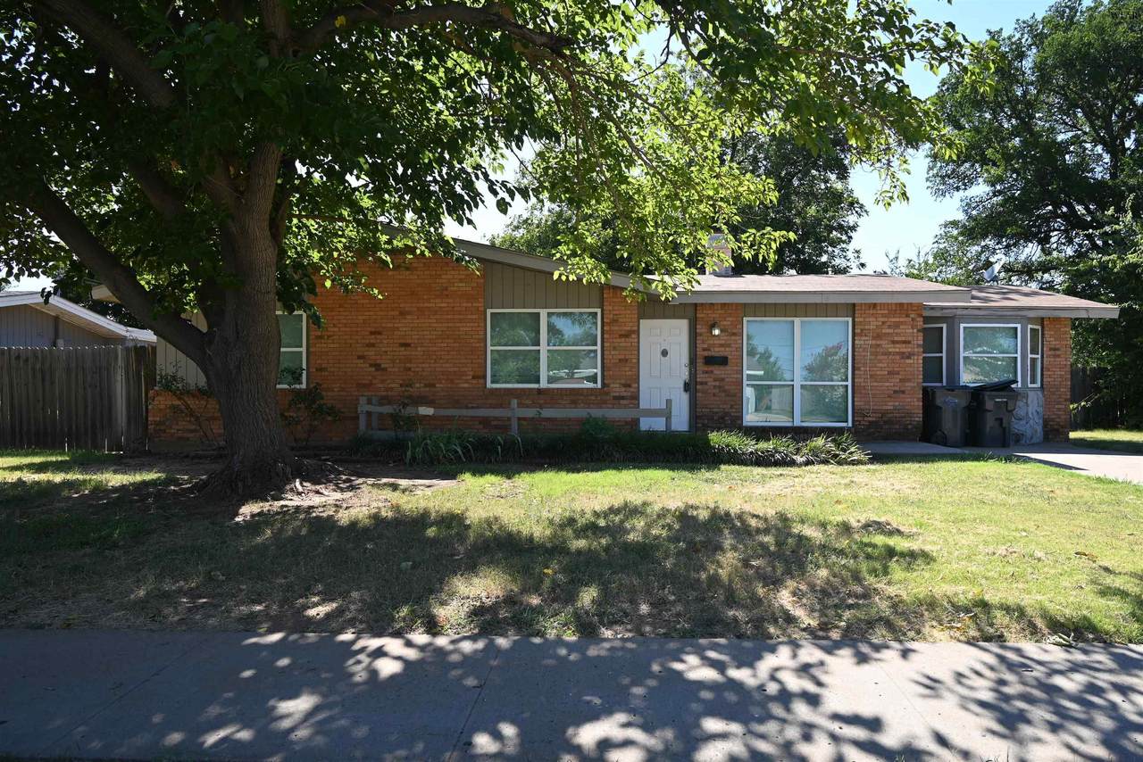 4604 Stanford Avenue - Photo 1