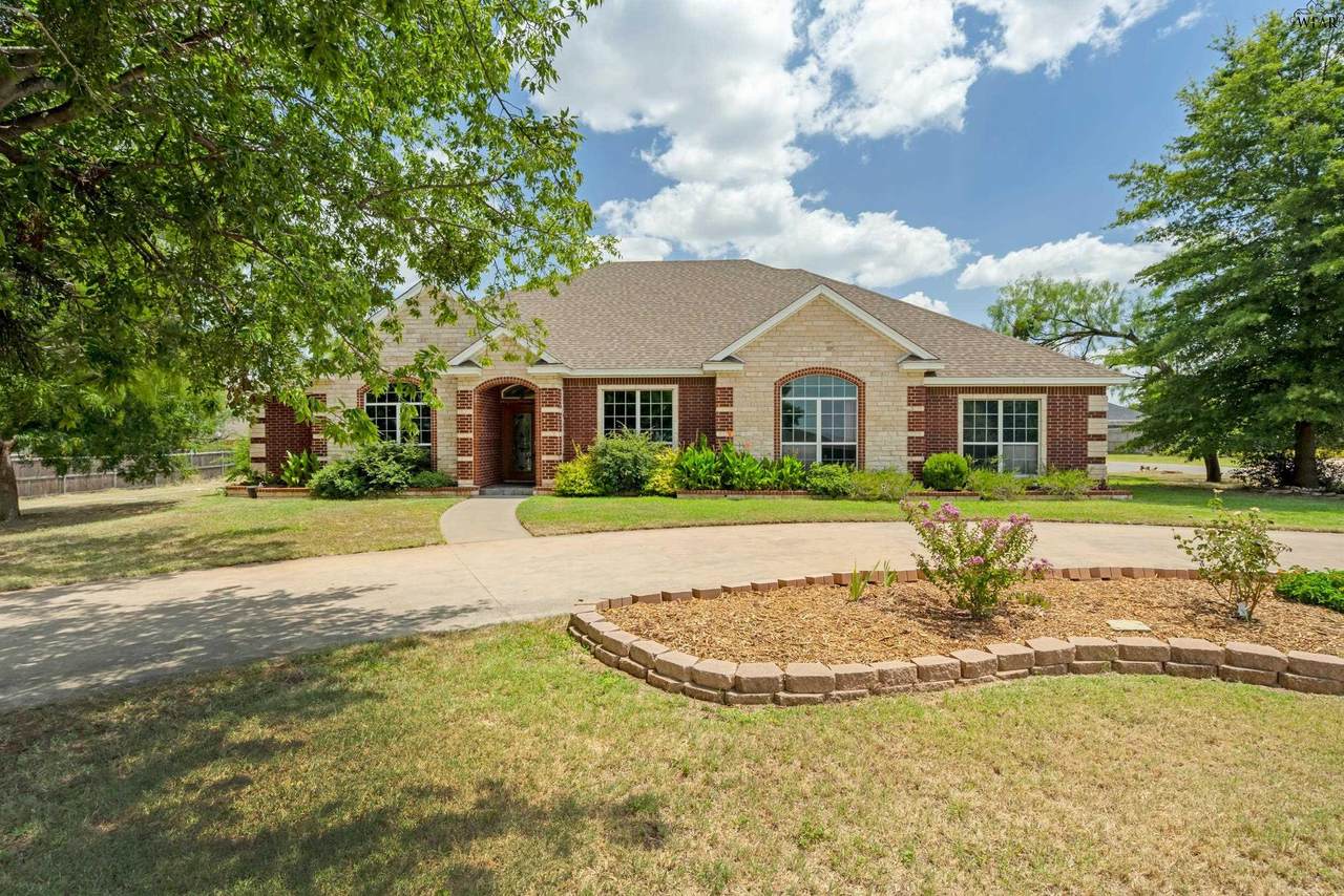 1102 Shoreline Drive - Photo 1