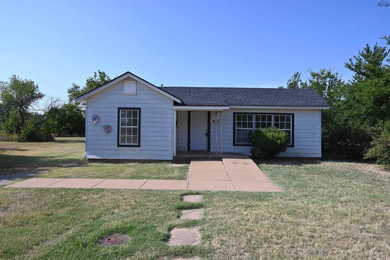 611 Fort Worth Street - Photo 1