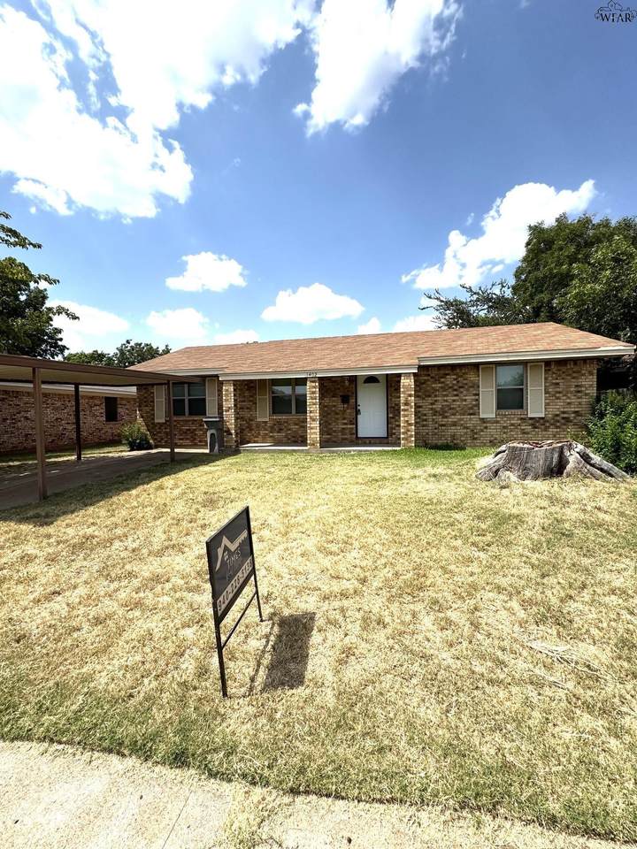 1402 Hunt Street - Photo 1