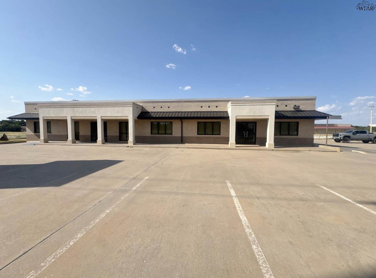 2618 Iowa Park Road - Photo 1