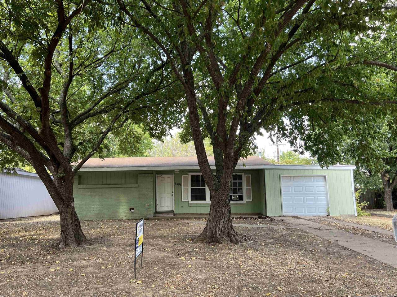 4306 Barnett Drive - Photo 1