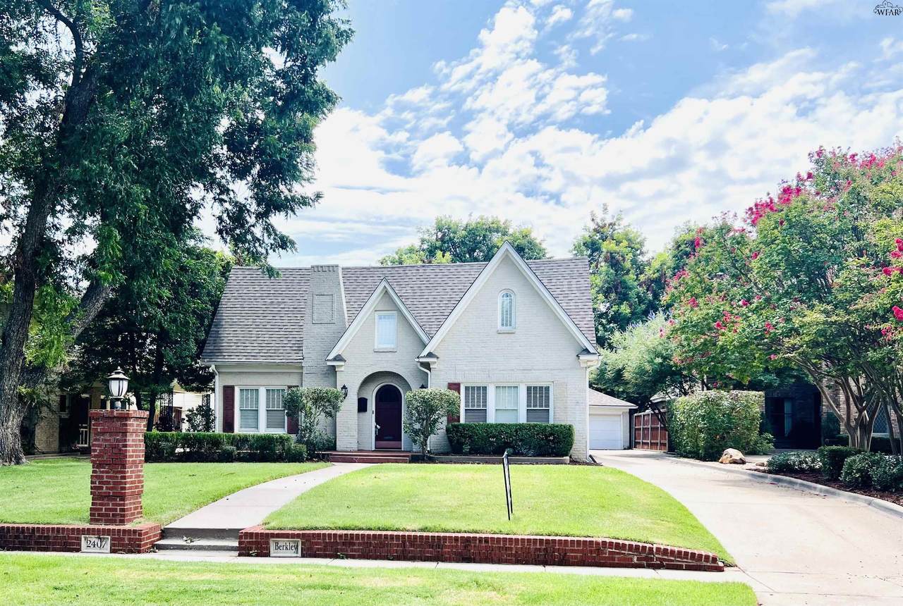 2407 Berkeley Drive - Photo 1