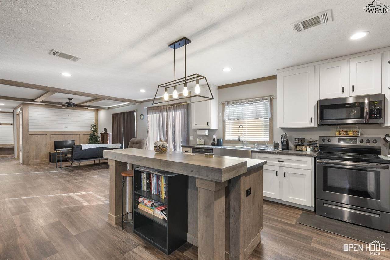 206 Park Avenue - Photo 1