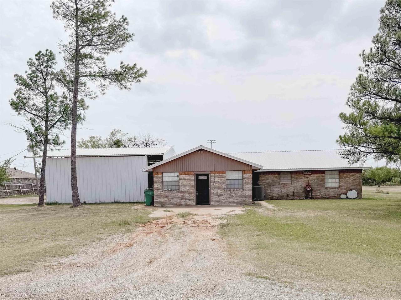 418 Mesquite Street - Photo 1