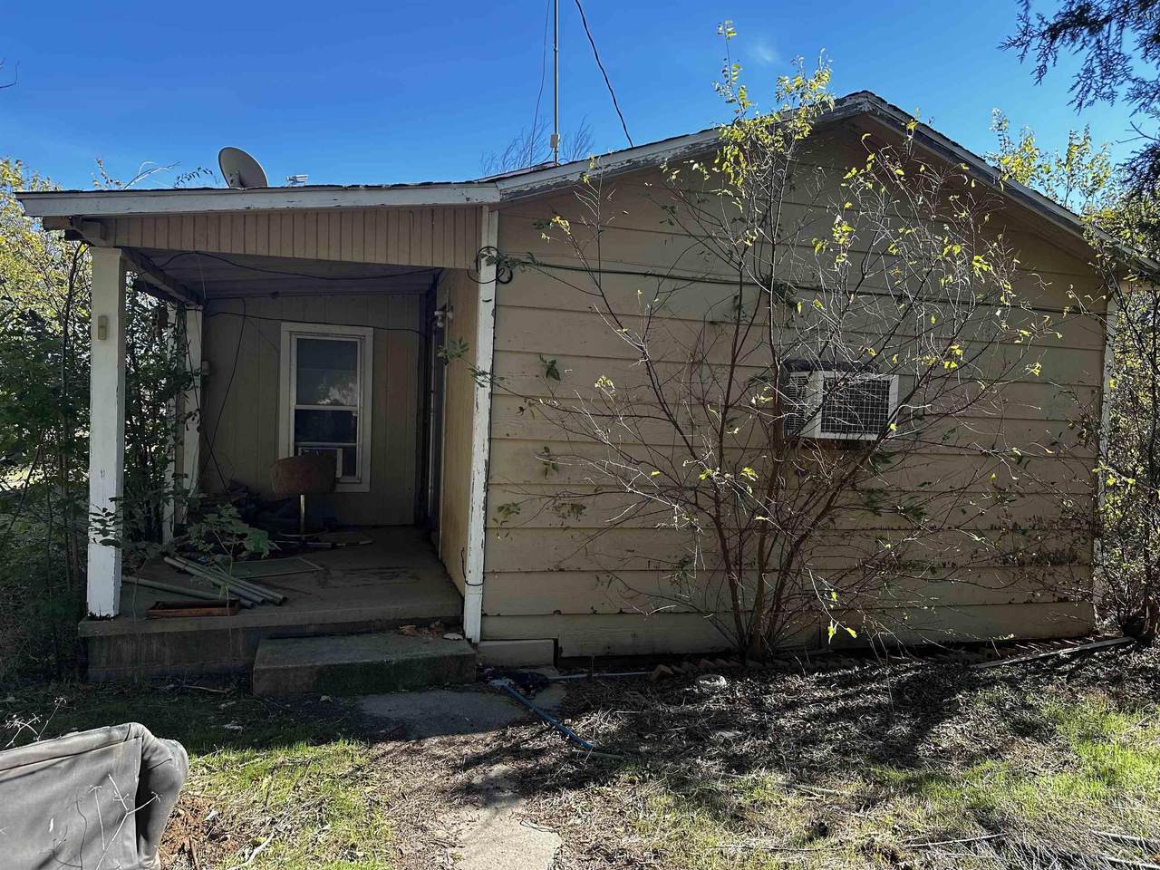 108 Ward Street - Photo 1