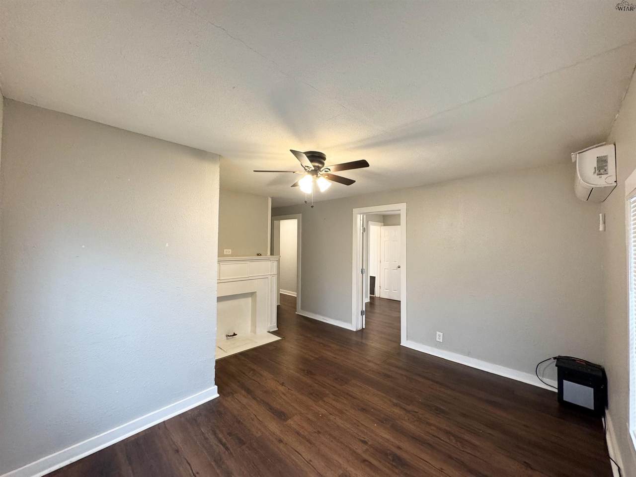 1202 Austin Street - Photo 1