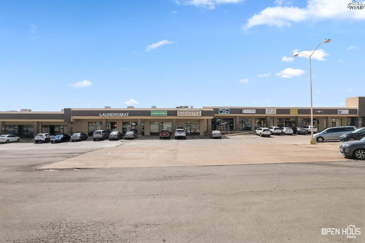 4701 Southwest Parkway - Photo 1