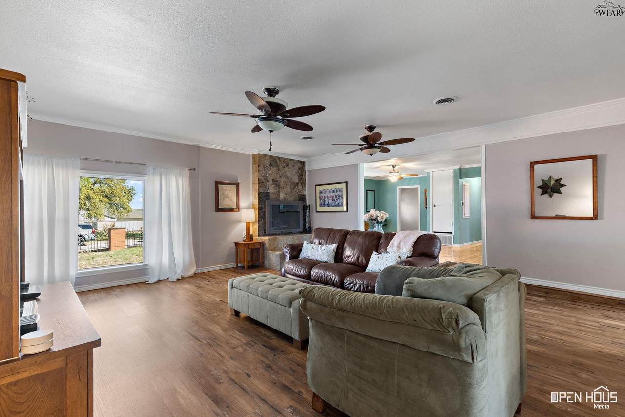 3217 9TH STREET - Photo 1