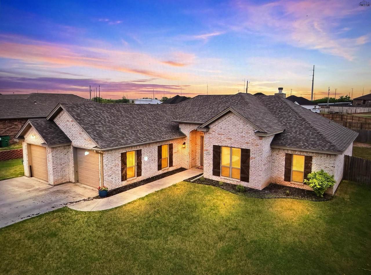121 Jo Ann Street - Photo 1