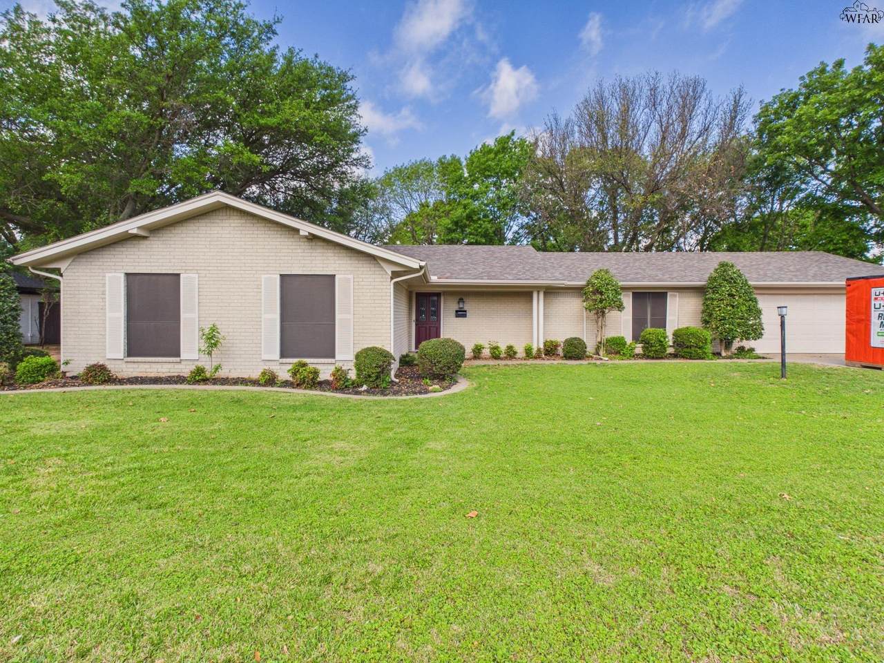 802 Mohawk Drive - Photo 1