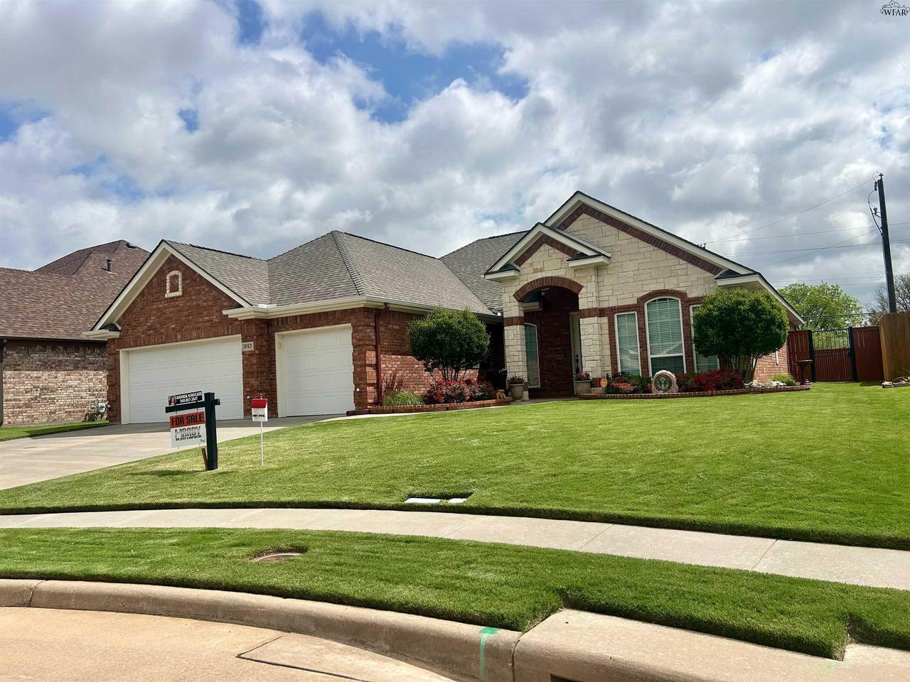 4162 Candlewood Circle - Photo 1