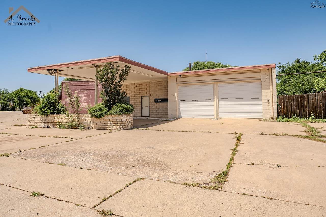 1702 Hayes Street - Photo 1