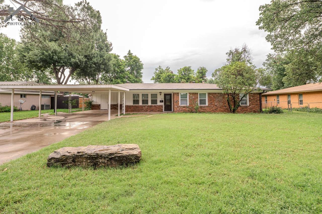 4505 University Avenue - Photo 1