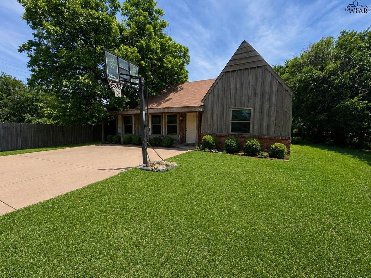 3103 Avenue R - Photo 1