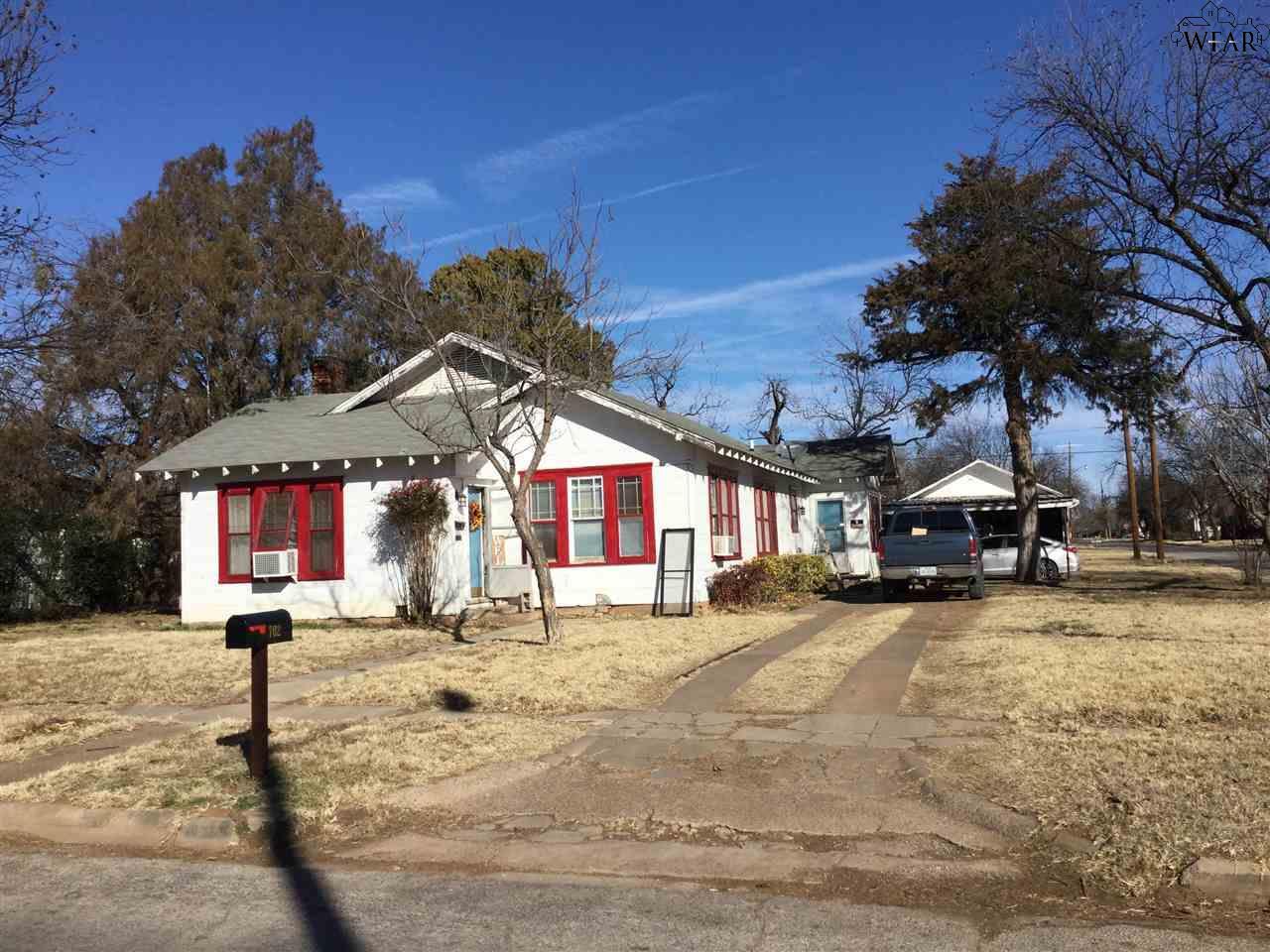 702 Elm Street - Photo 1