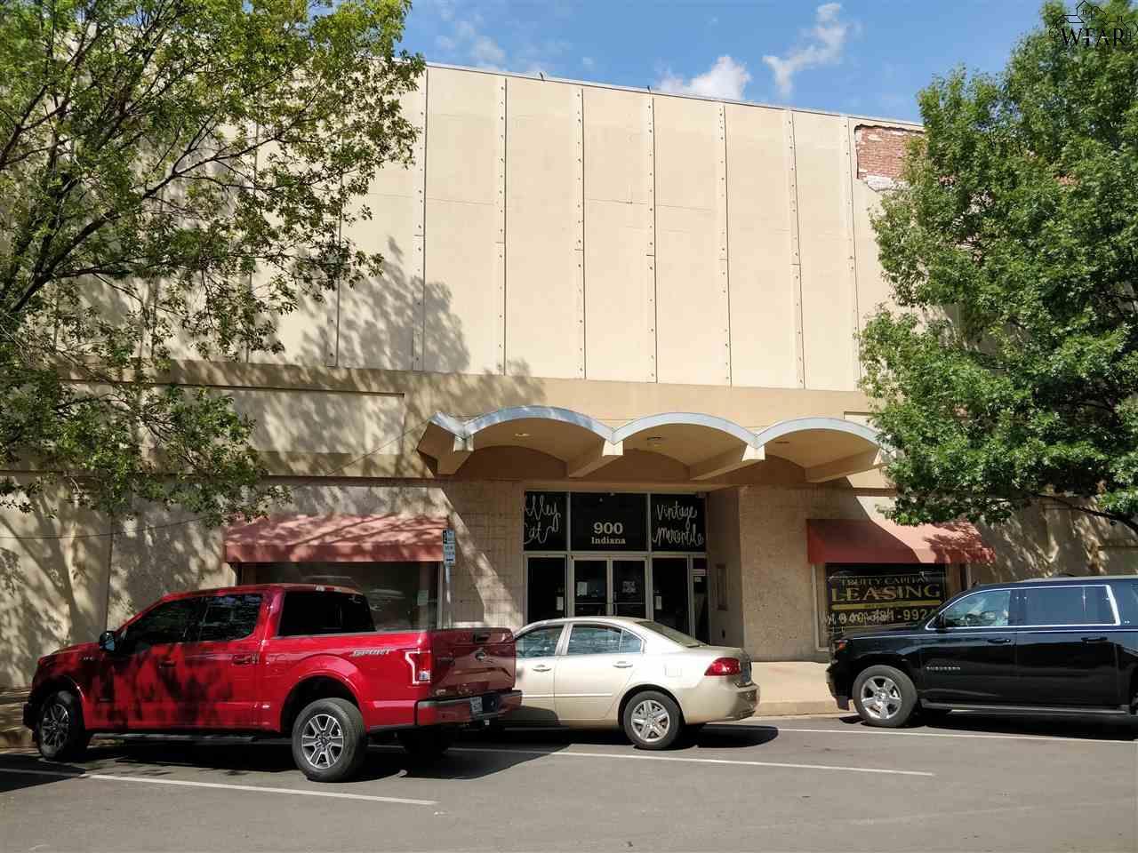 900 Indiana Avenue - Photo 1